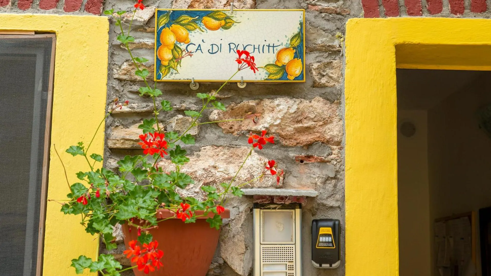 Ca' Di Ruchitt Apartment Cuasso Al Monte 0*,